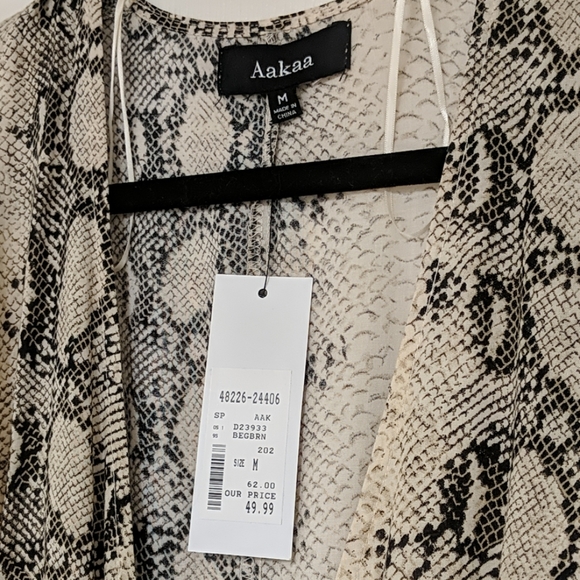 NWT Aakaa wrap dress - Picture 3 of 7